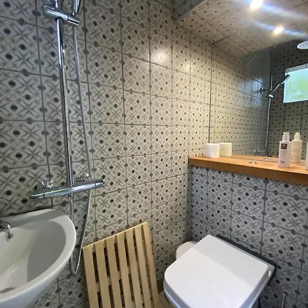 Daire Hot-tub Hideaway *