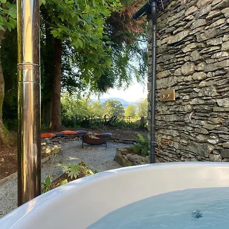 Daire Hot-tub Hideaway *